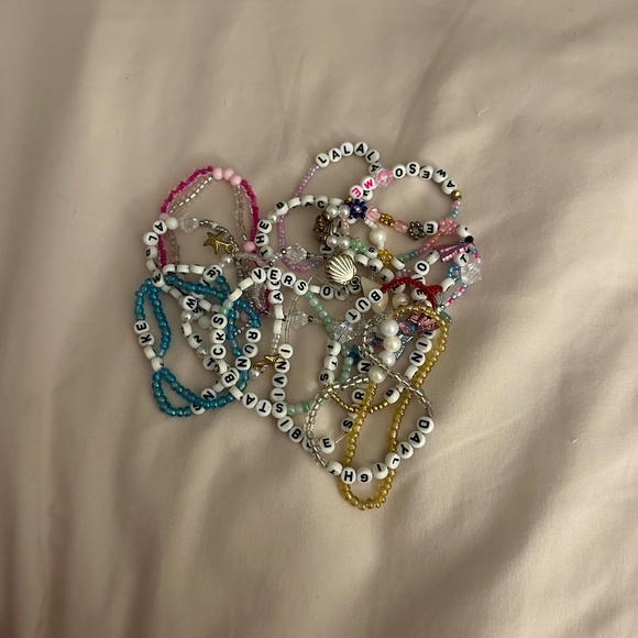 Taylor Swift Friendship Bracelet Bundle - Picture 1 of 2